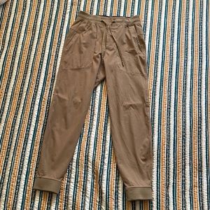 Lululemon ABC Jogger (shorter length)
